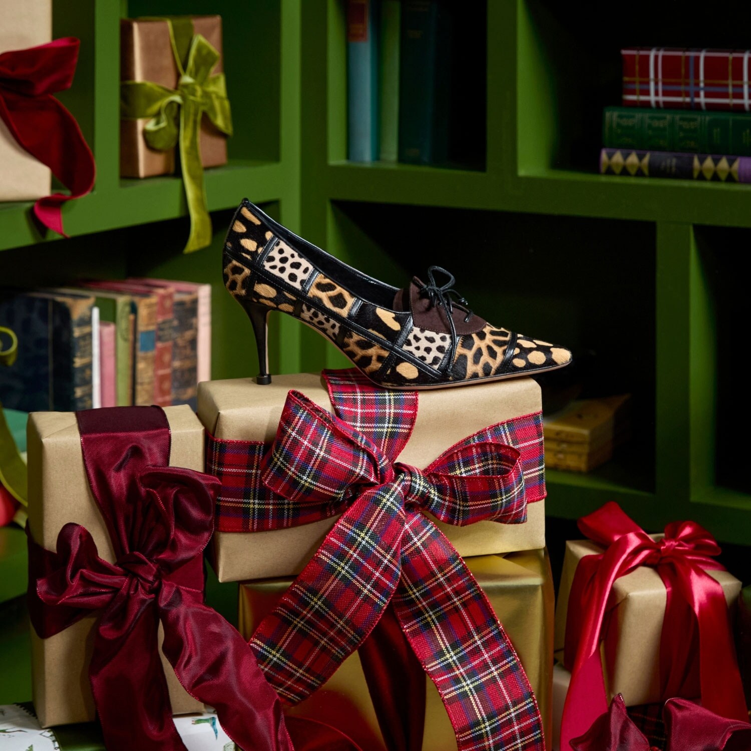 Spotlight on the ingenious new Manolo Blahnik collection | Le Bon